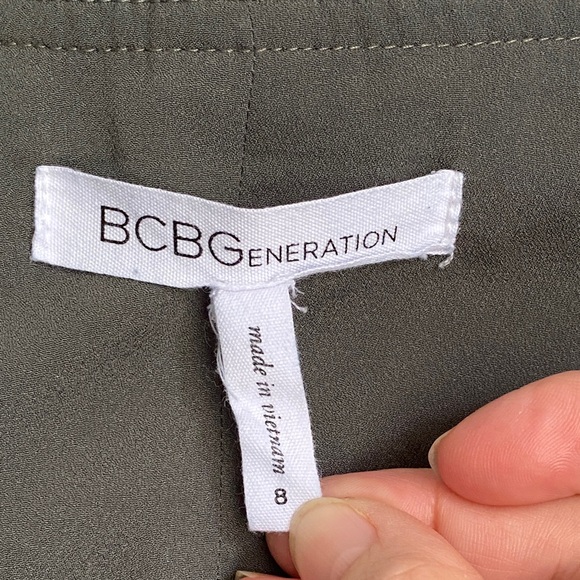 BCBGeneration Olive Tie-Waist Cropped Pants - Picture 5 of 11